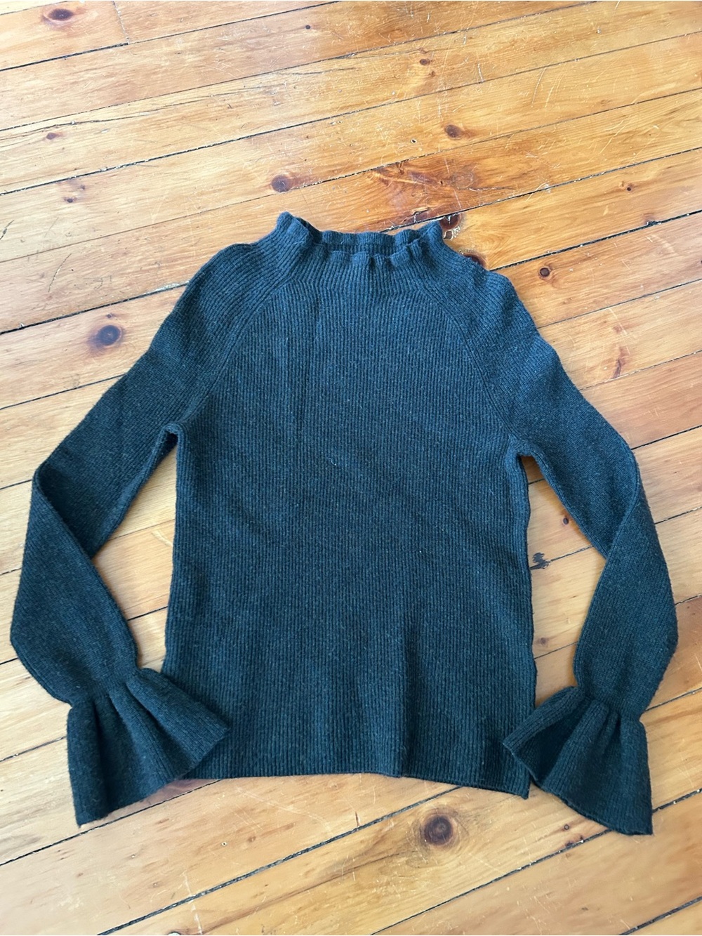☀️3/$25 Banana Republic green Ribbed Sweater merino extra fine wool cashmere xs